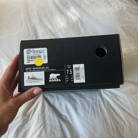 Sorel Kinetic Breakthru Day Lace Sneaker - Picture 7 of 8